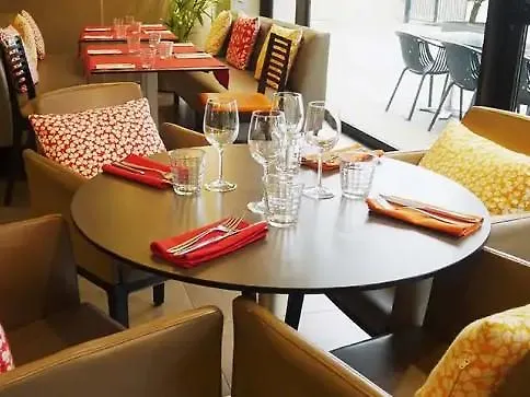 Hotel 17 Batignolles