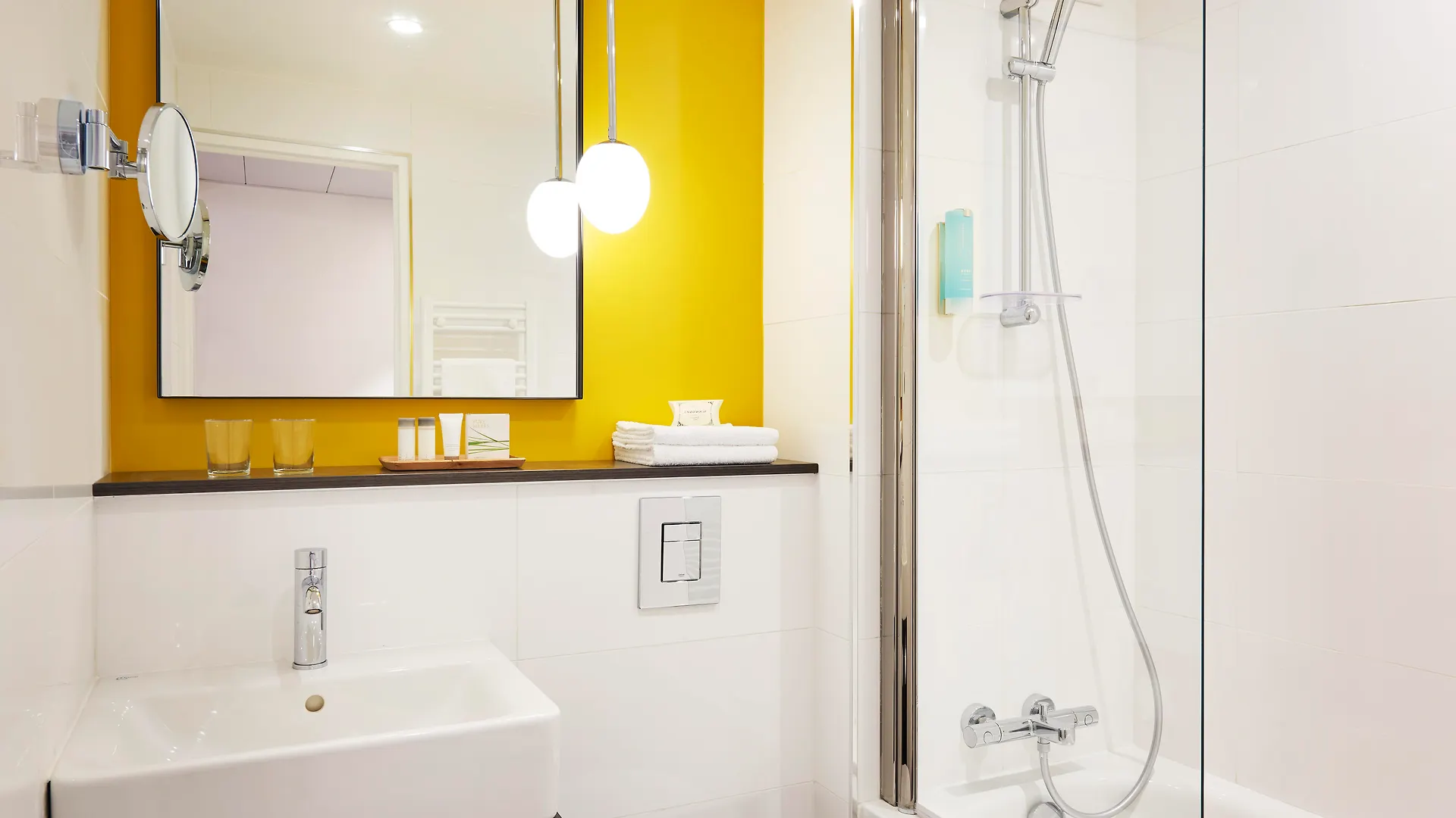 Hotel 17 Batignolles 3*