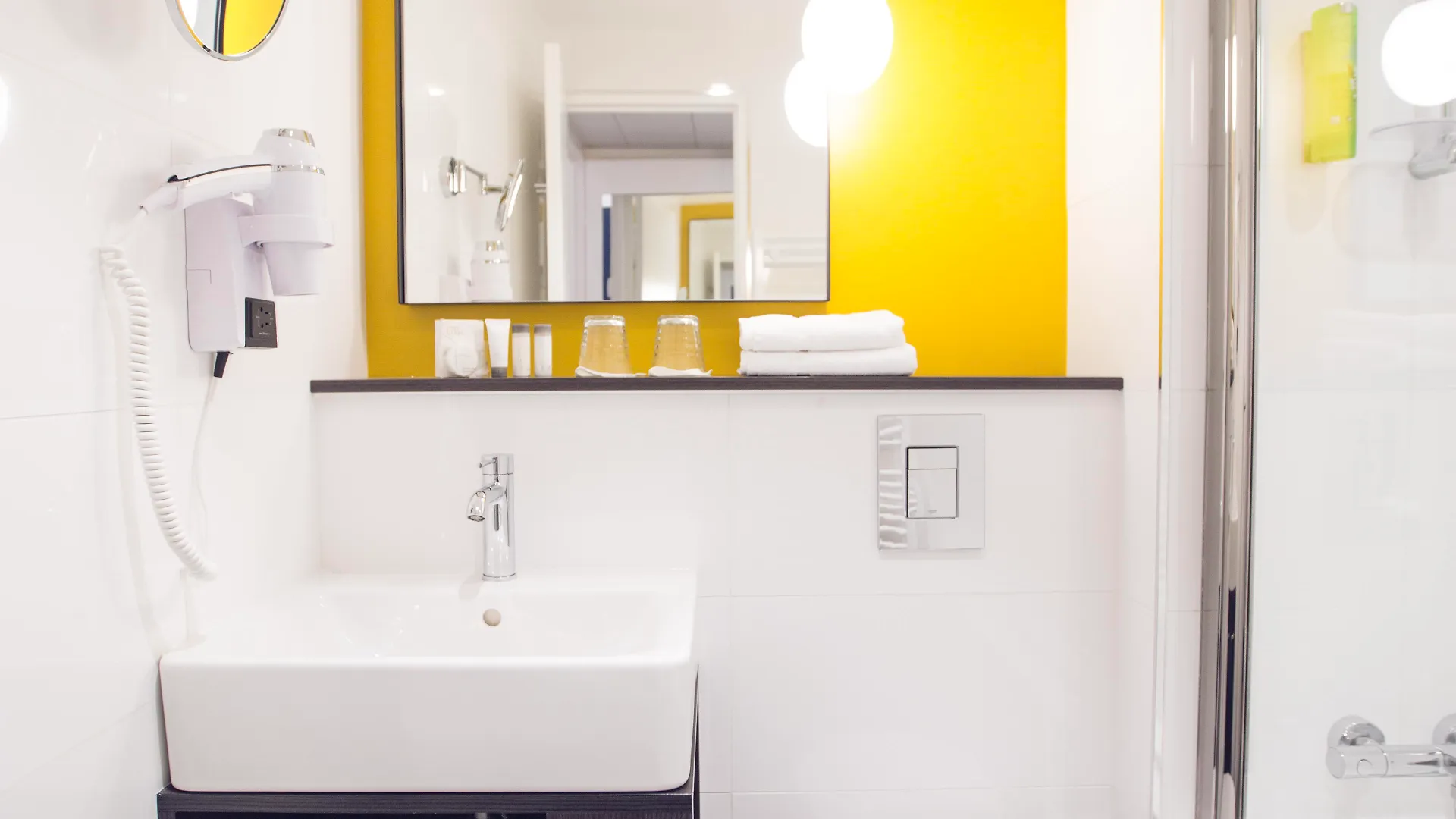 17 Batignolles Hotel