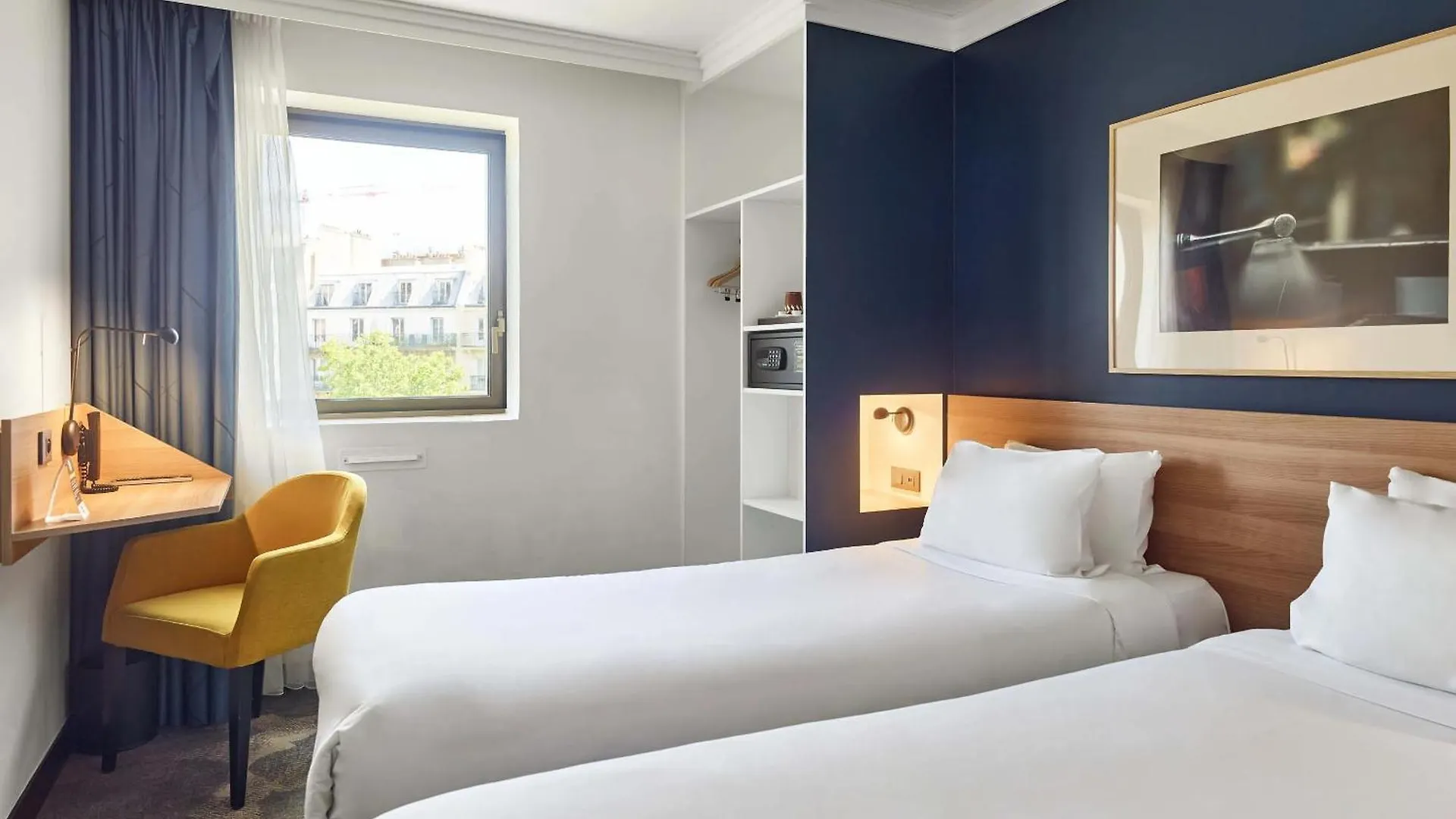 Hotel 17 Batignolles
