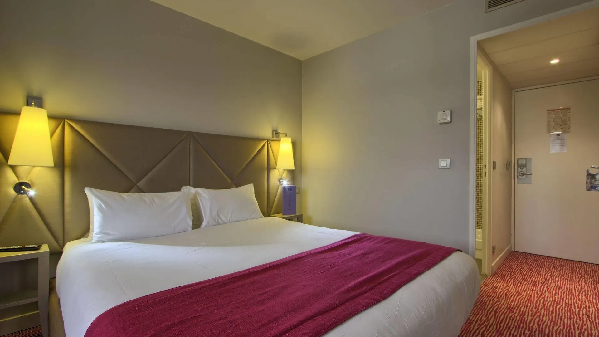 Hotel 17 Batignolles 3*