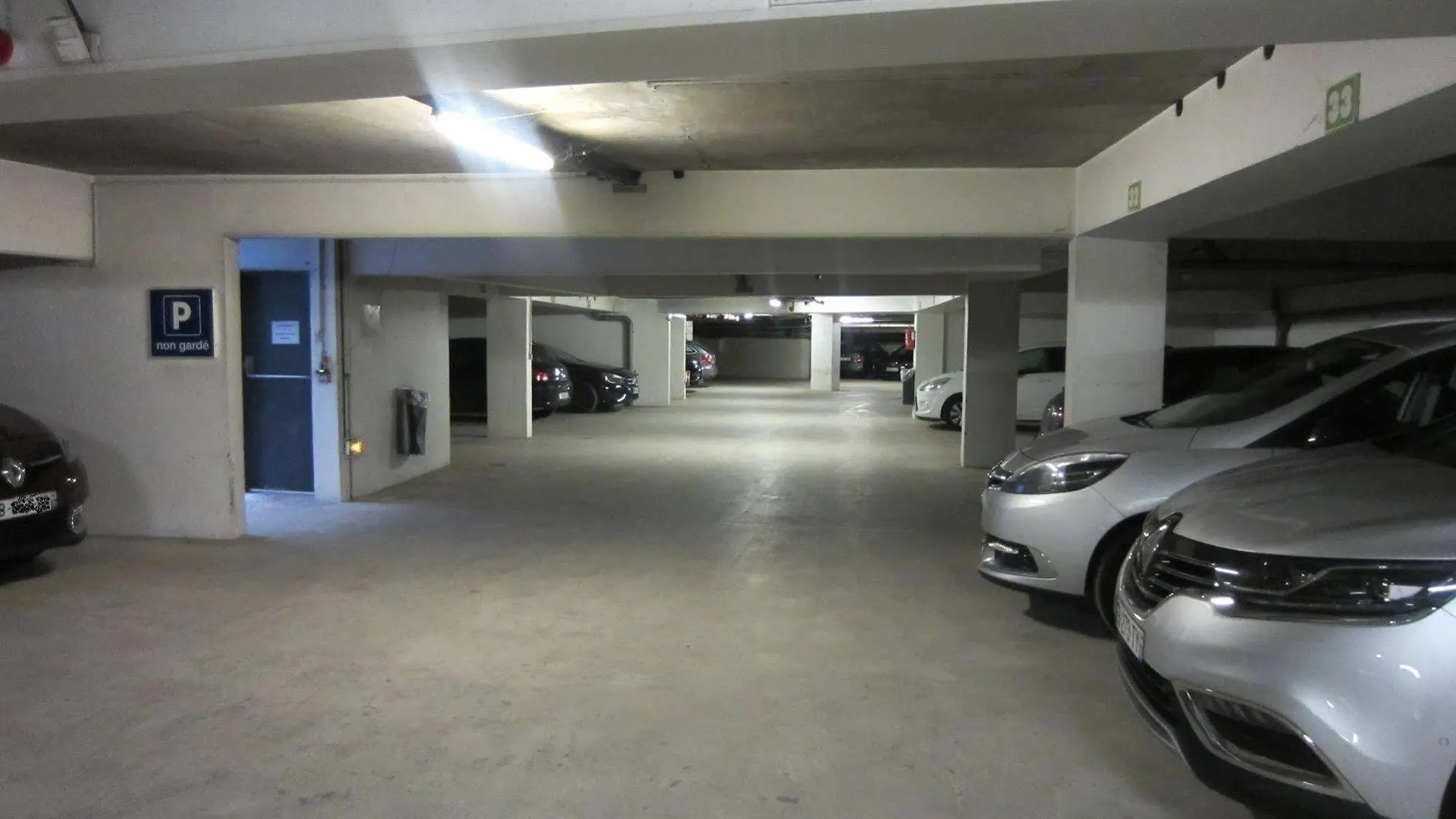 Hotel 17 Batignolles